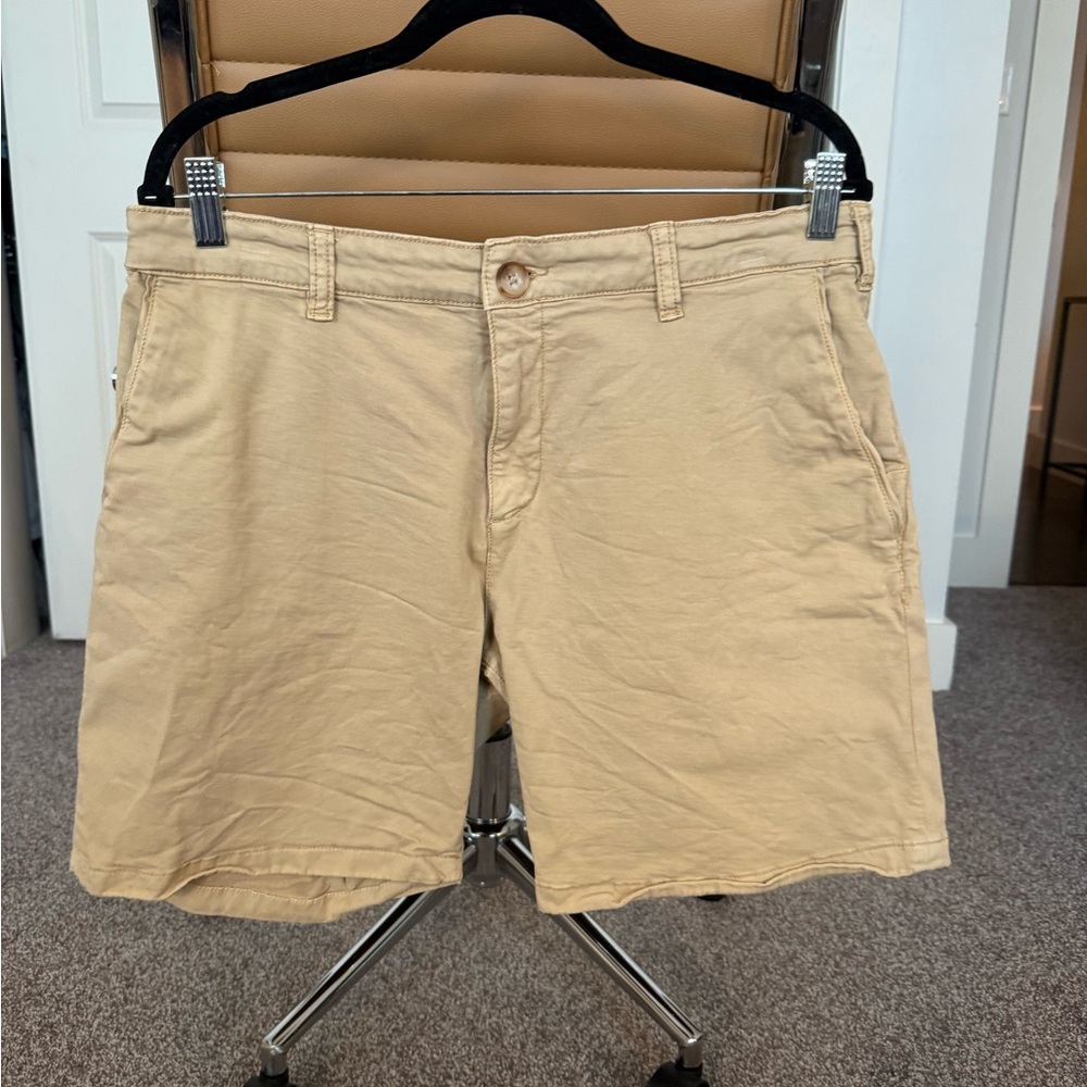Marine Layer Khaki Men’a Shorts